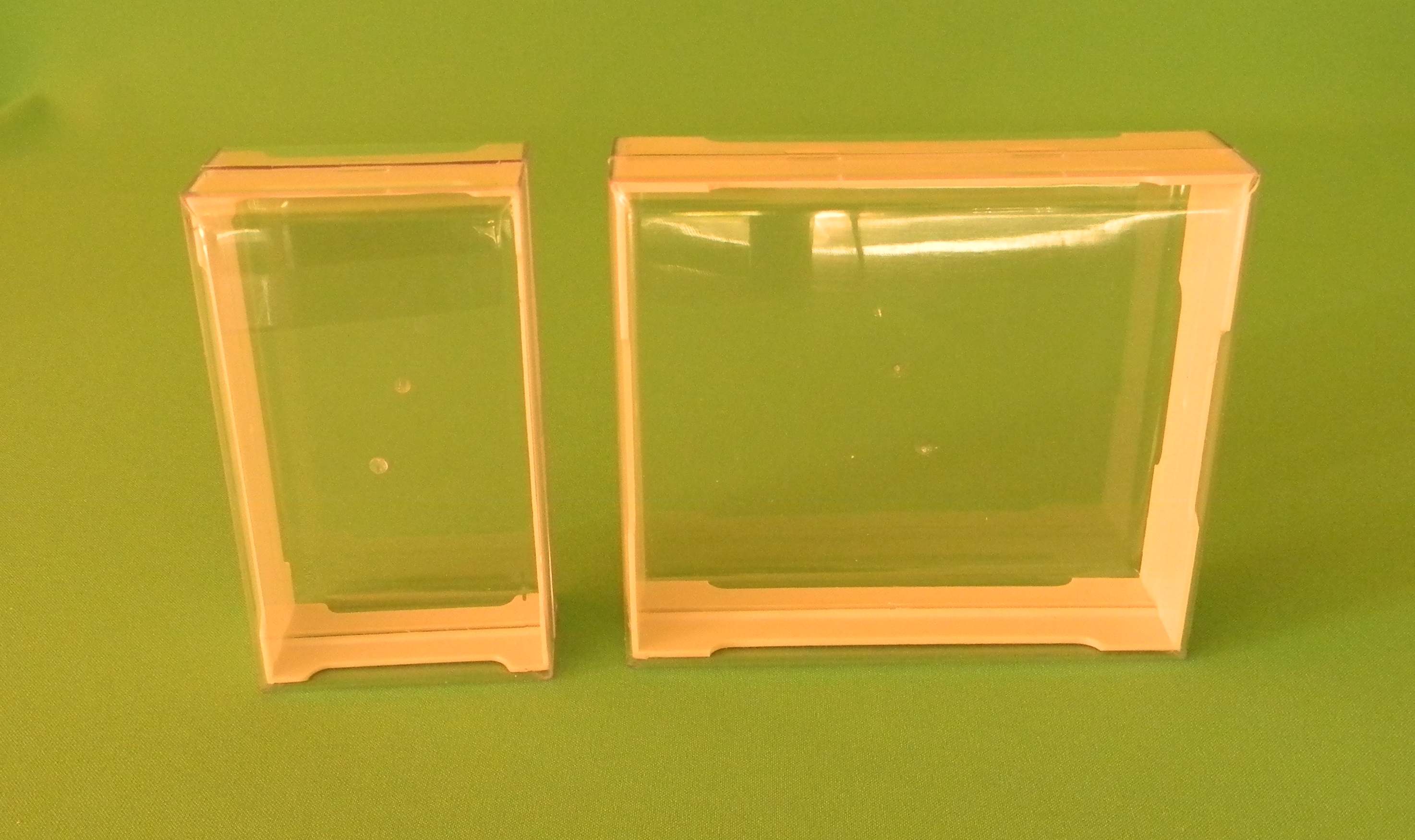 Рамки (минирамки) для секционного сотового меда с контейнерами (коробочками) из прозрачного полистирола